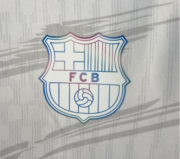Barcelona White Chrome Kit